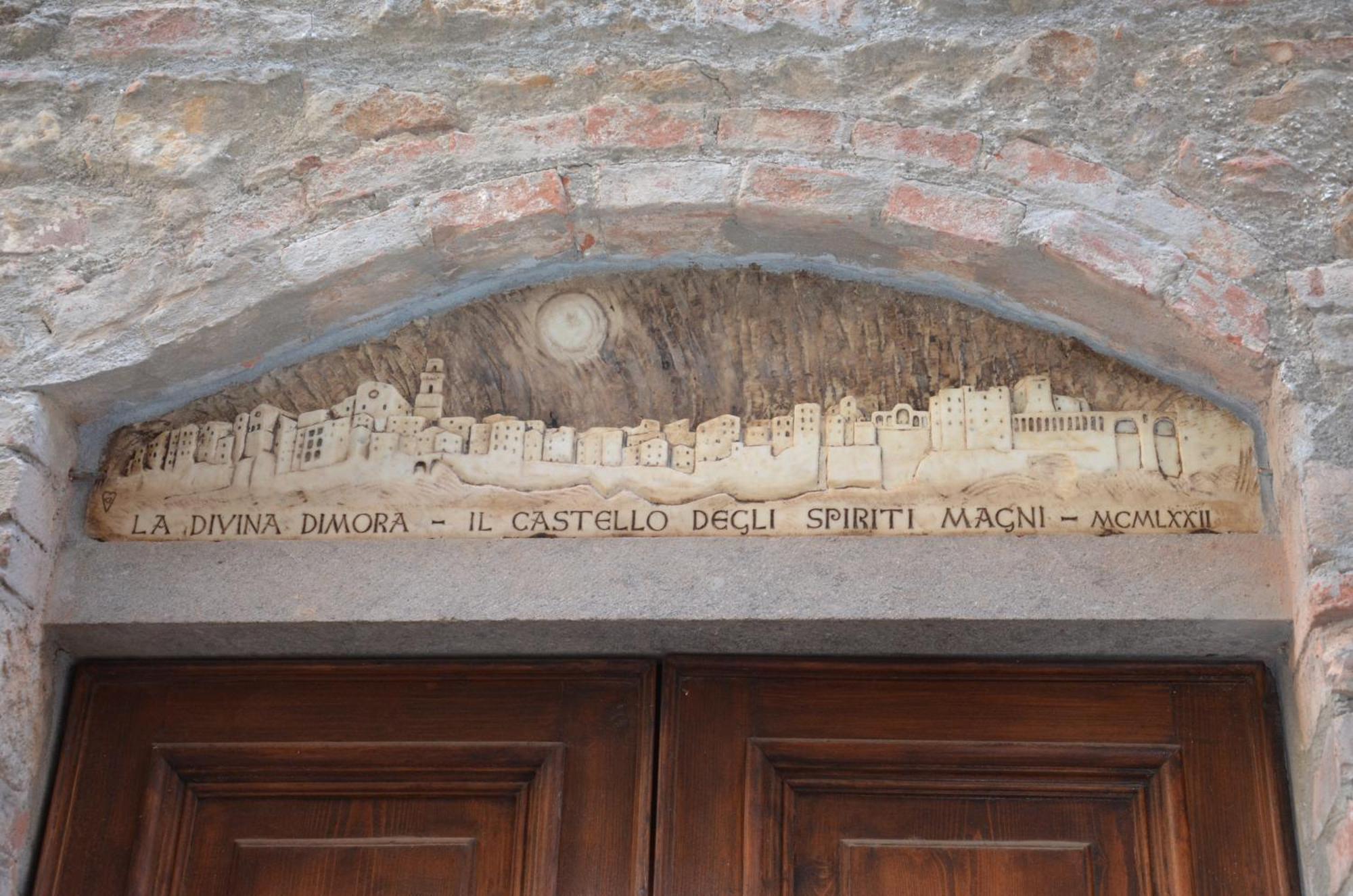 Appartamento La Divina Dimora Il Castello degli Spiriti Magni Montepescali Camera foto